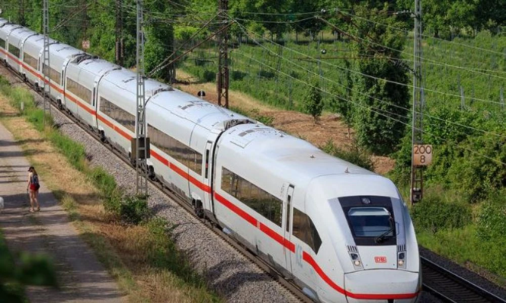 Γερμανία: Αναστέλλεται η απεργία των μηχανοδηγών- Συνεχίζονται οι διαπραγματεύσεις